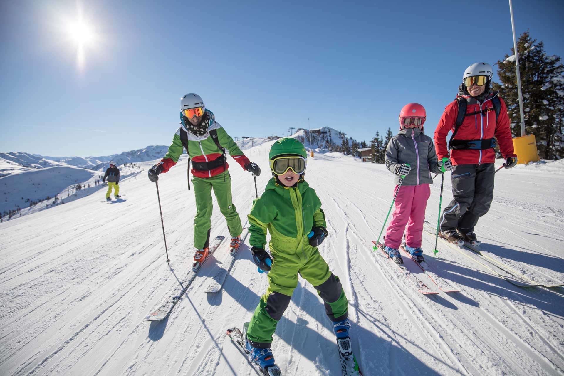 Ski-Resort-Guide-Austria-Family-Skiing-in-Alpbachtal-(c)-AlpbachtalTourismus,-shootandstyle-com