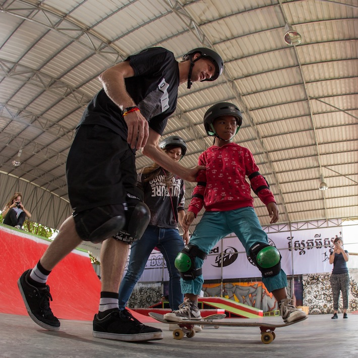 Tony Hawk at Skateistan Cambodia (Image from kh.skateistan.org)