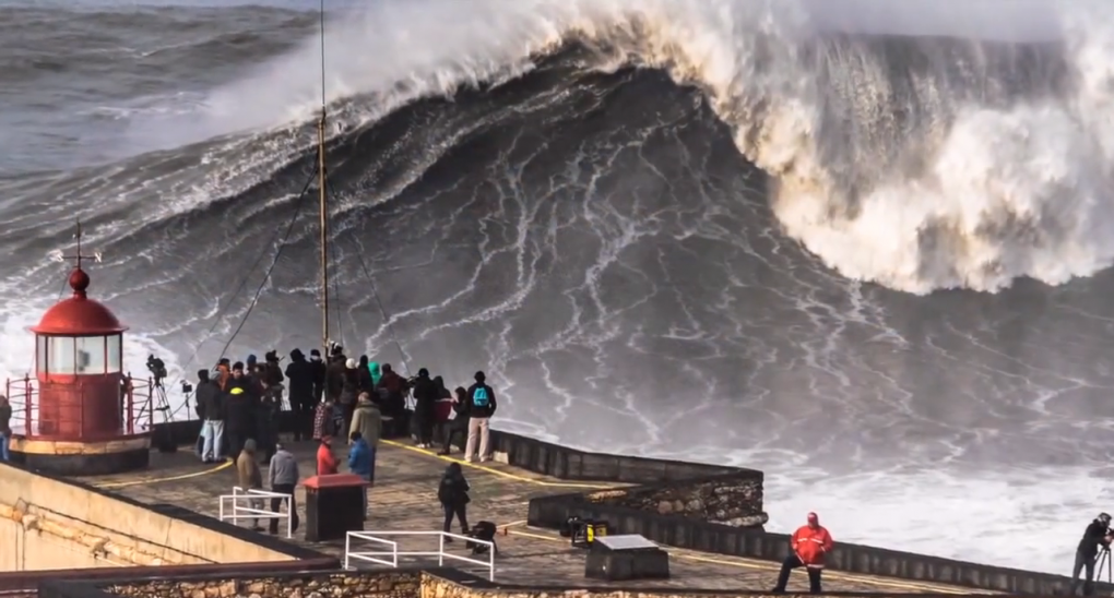 Nazare Storm Surf 2014