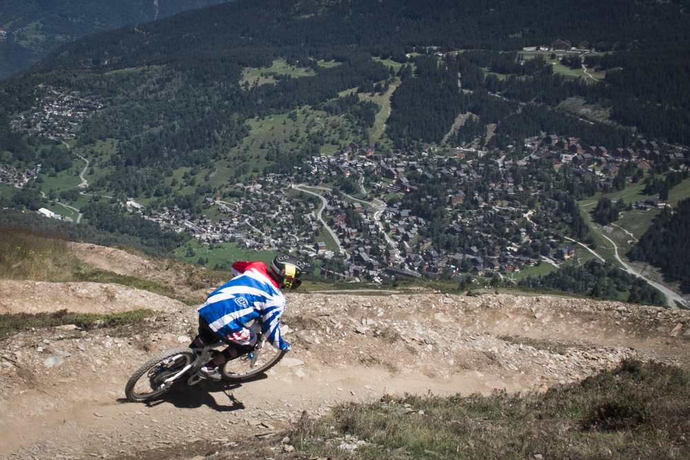 Romuald rides one of the mellow blues above Meribel. 