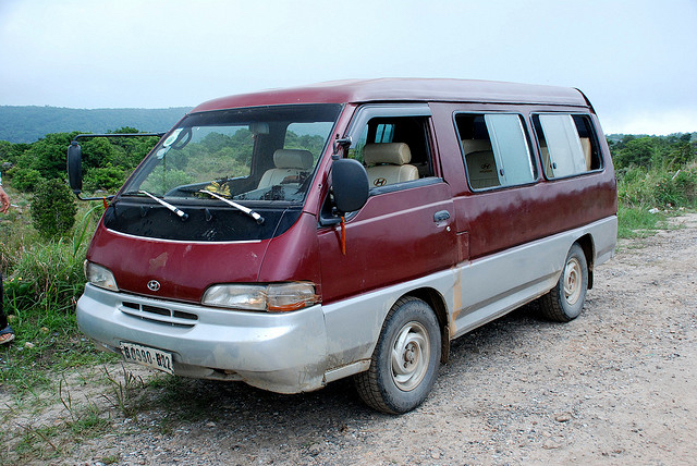 minibus that seats 8