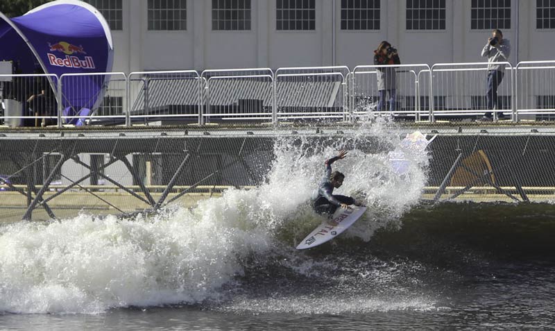 Surfing the barrels at Surf Snowdonia - Photo: James Renhard / Mpora