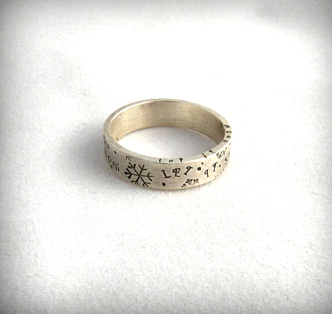 DesignsByDomino Let It Snow Ring