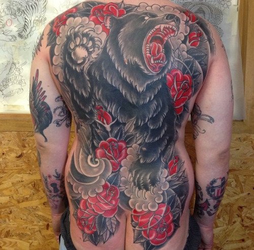 Traditional-Bear-Back-Tattoo-by-Andreas-Coenen