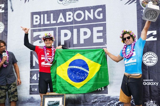 Adriano De Souza WSL World Champion Surfing 2015 Pipemasters Kirstin Scholtz 3