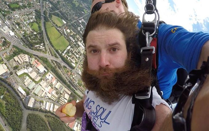 Skydiving Selfie Skype Hostelworld Backpacker 2