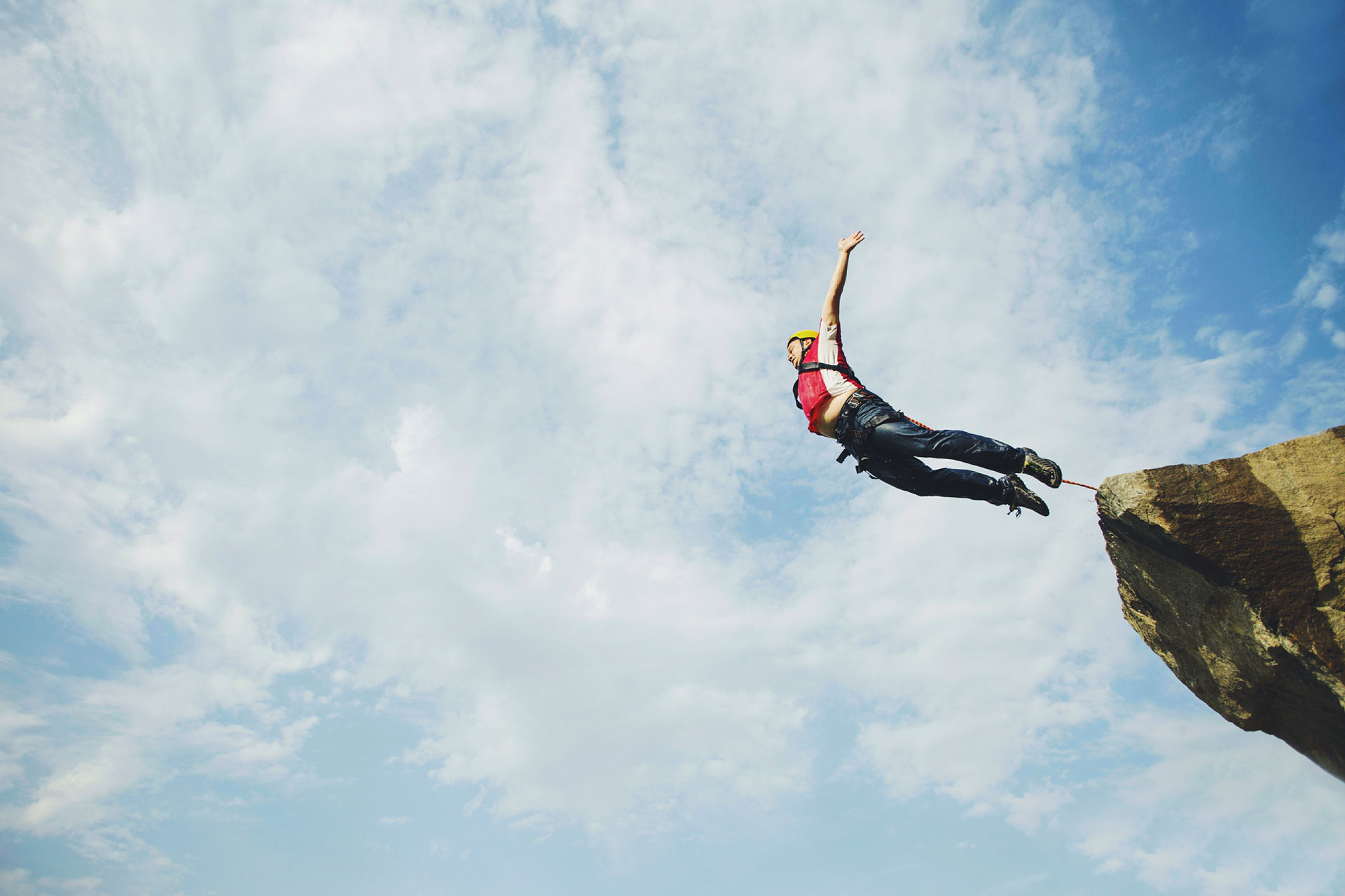 stupid-ways-to-die-brainless-bungee-jumper