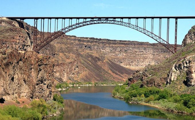 73 year old BASE Jumper James H Kickey dies while jumping from the Perrine Bridge in Idaho