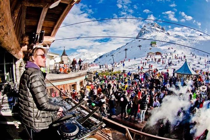 Greatest Apres Ski Resorts World Skiing Snowboarding La Folie Douce