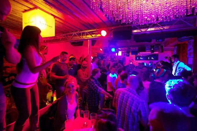 Livigno Italy Bivio Club Bar Apres Ski Resorts World Skiing Snowboarding