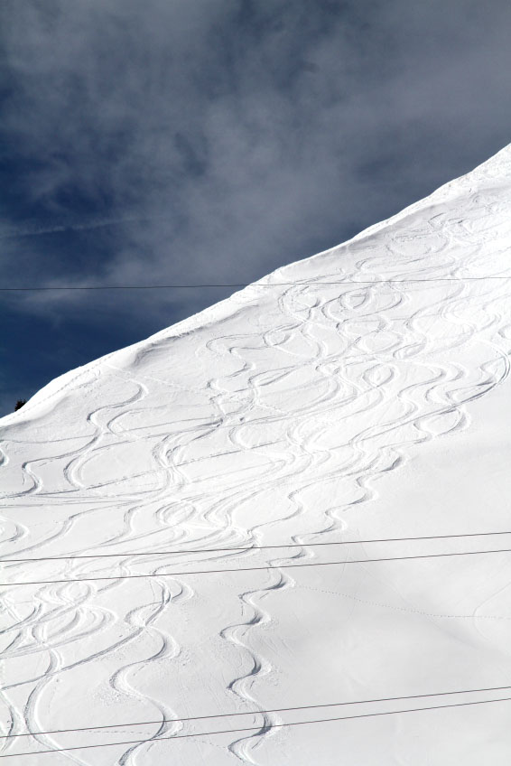 Snowboarding-Skiing-Fresh-Tracks-Morzine-Portes-Du-Soleil