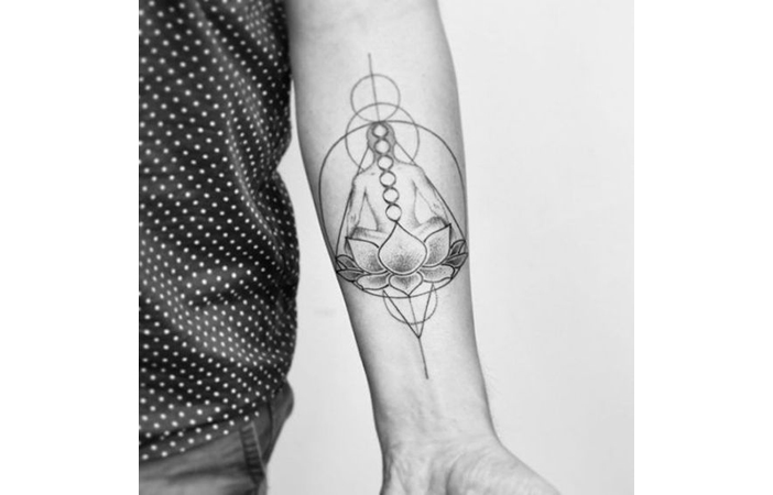 10 Yoga-Based Tattoo Ideas Yogis Are All About Right Now | Yoga tattoos,  Yoga symbols, Tattoos