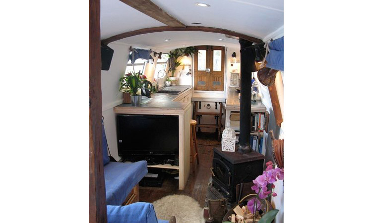 House Canal Narrow Boat Interior Apolloduck via. Pinterest 3