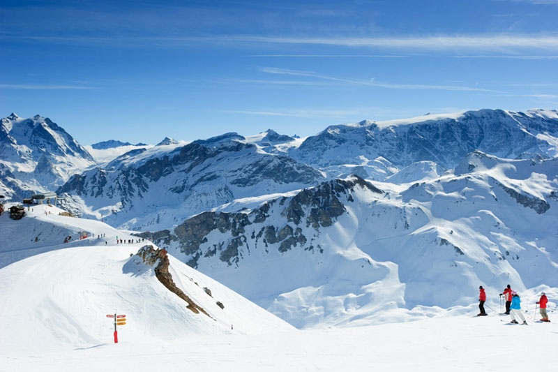 Best-Snowboarding-Resorts-Skiing-Beginners-Europe-Courcheval-France.jpg