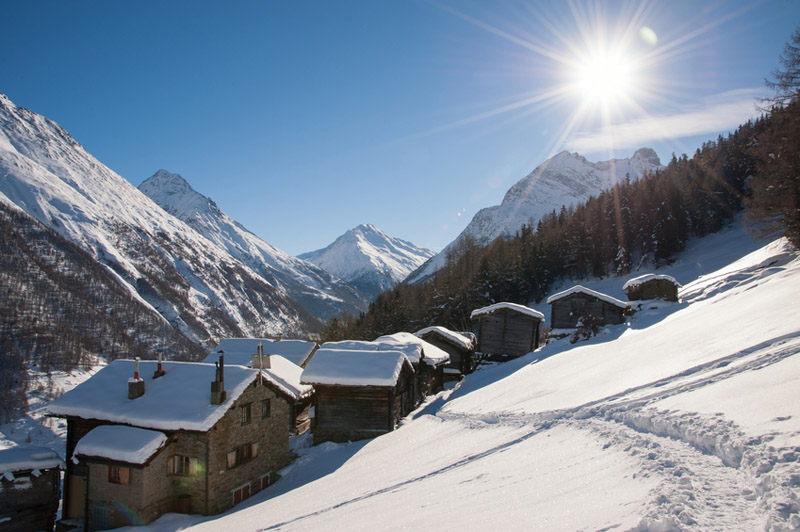 Best-Snowboarding-Resorts-Skiing-Beginners-Europe-Saas-Fee-Switzerland.jpg
