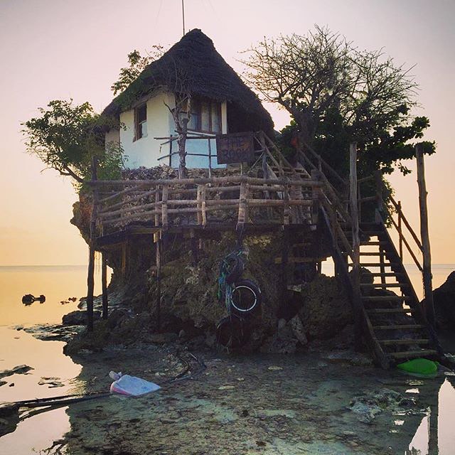 The Rock Restaurant: photo - http://www.therockrestaurantzanzibar.com/