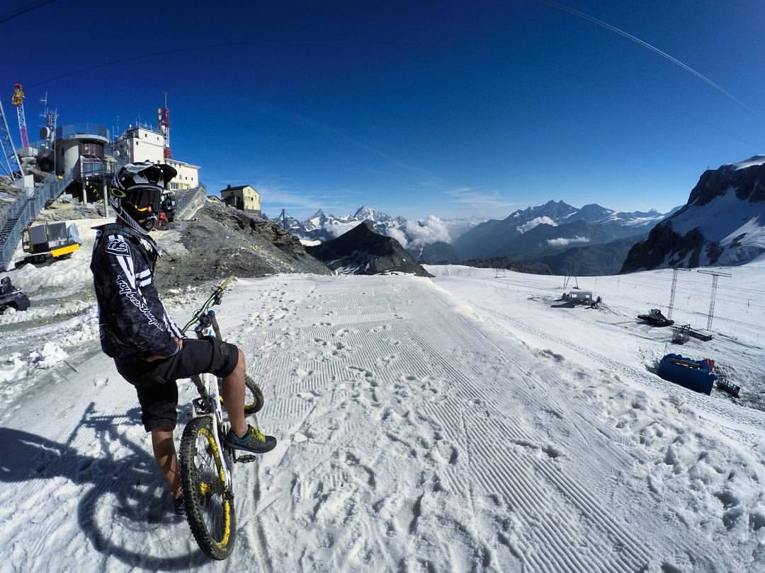 cervino matterhorn breuil-cervino mountain biking glacier maxiavalanche 1