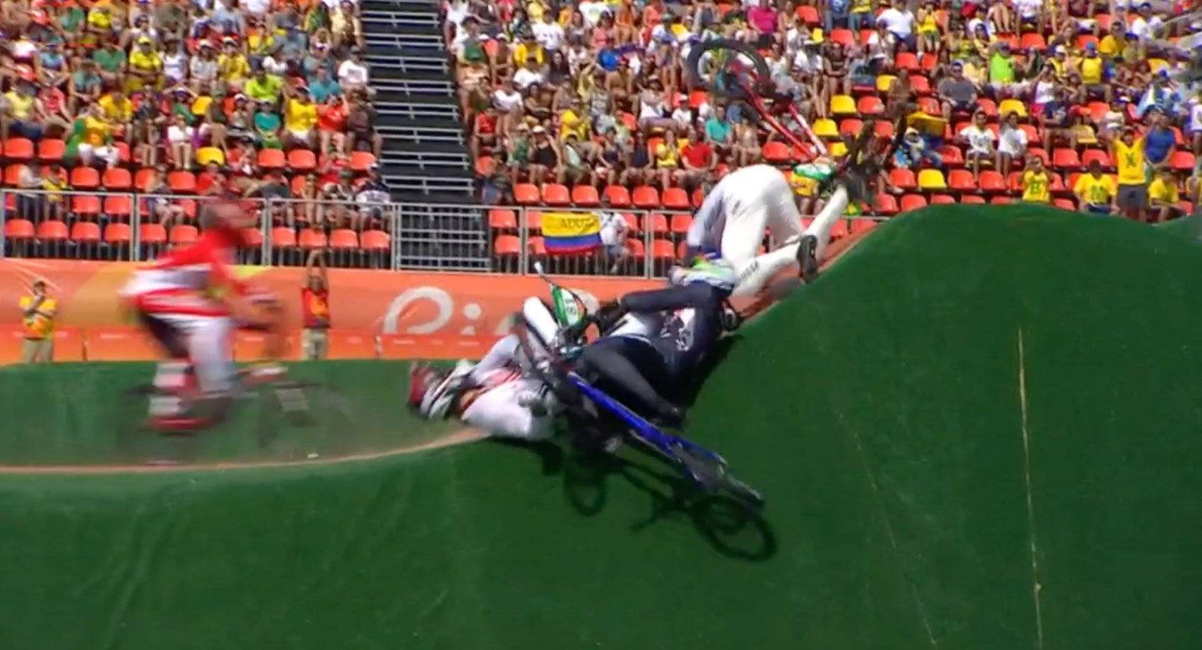 Liam-Phillips-BMX-Crash-in-Rio-Olympics-Side-Angle