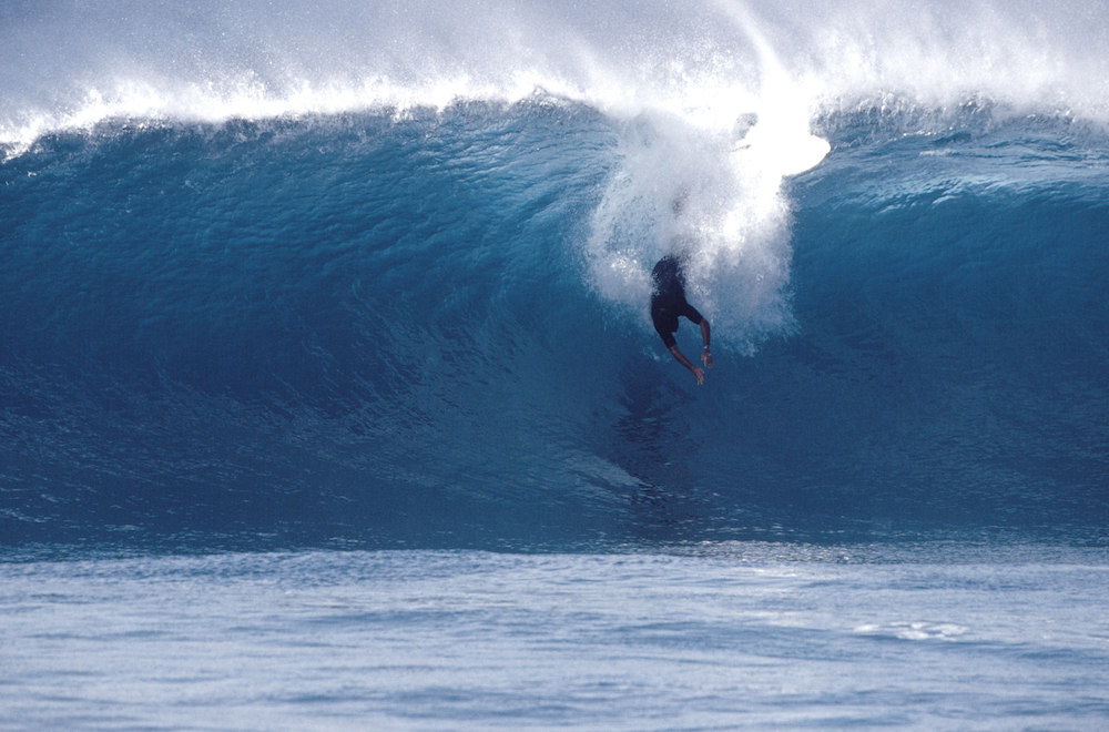 Safe Surfing Tips: surfer wipes out in Hawaii