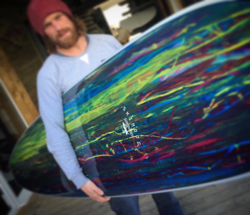 Custom Surfboards UK: Ben Skinner and a custom Skindog surfboard with resin tint