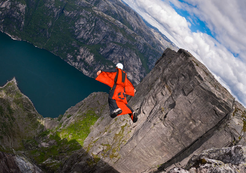 BASE-Jumping-Videos-Crazy-Scary.jpg