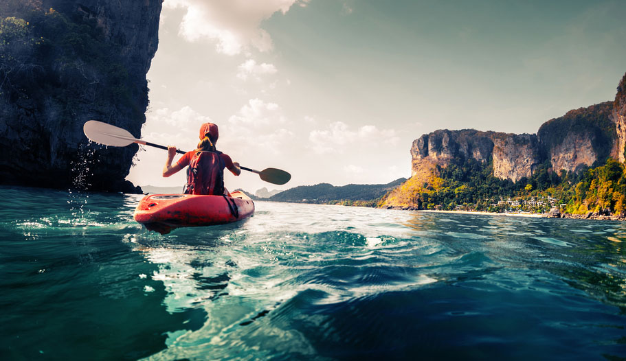 Kayaking For Beginners: 10 Pieces Of Essential Kayak