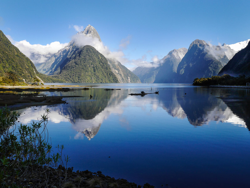 Kayaking-For-Beginners-Best-Places-World-Milford-Sound-New-Zealand.jpg