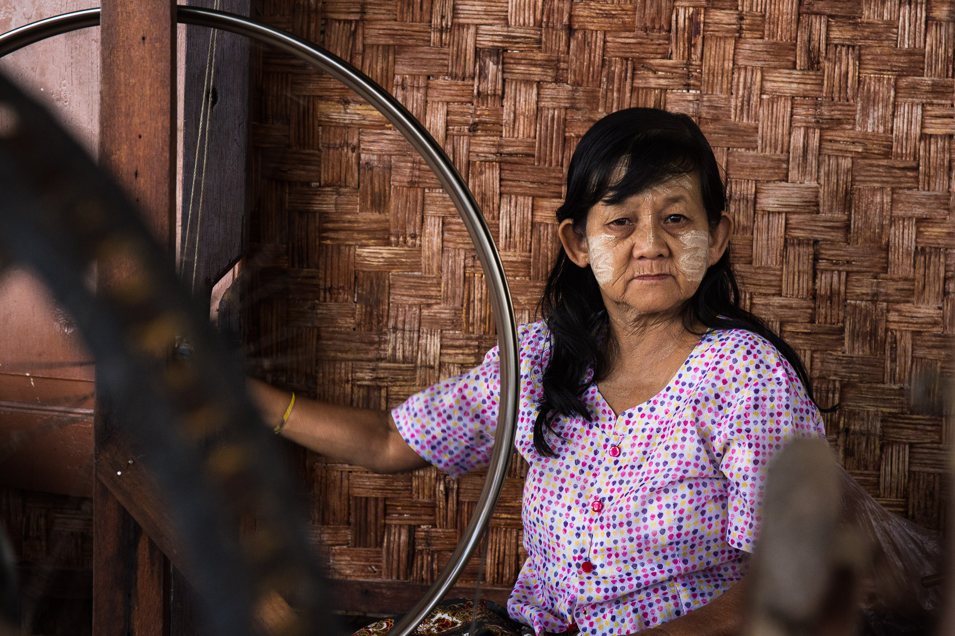 lotus-weavers-of-inle-lake-myanmar-burma-copyright-tristan-kennedyimg_4799