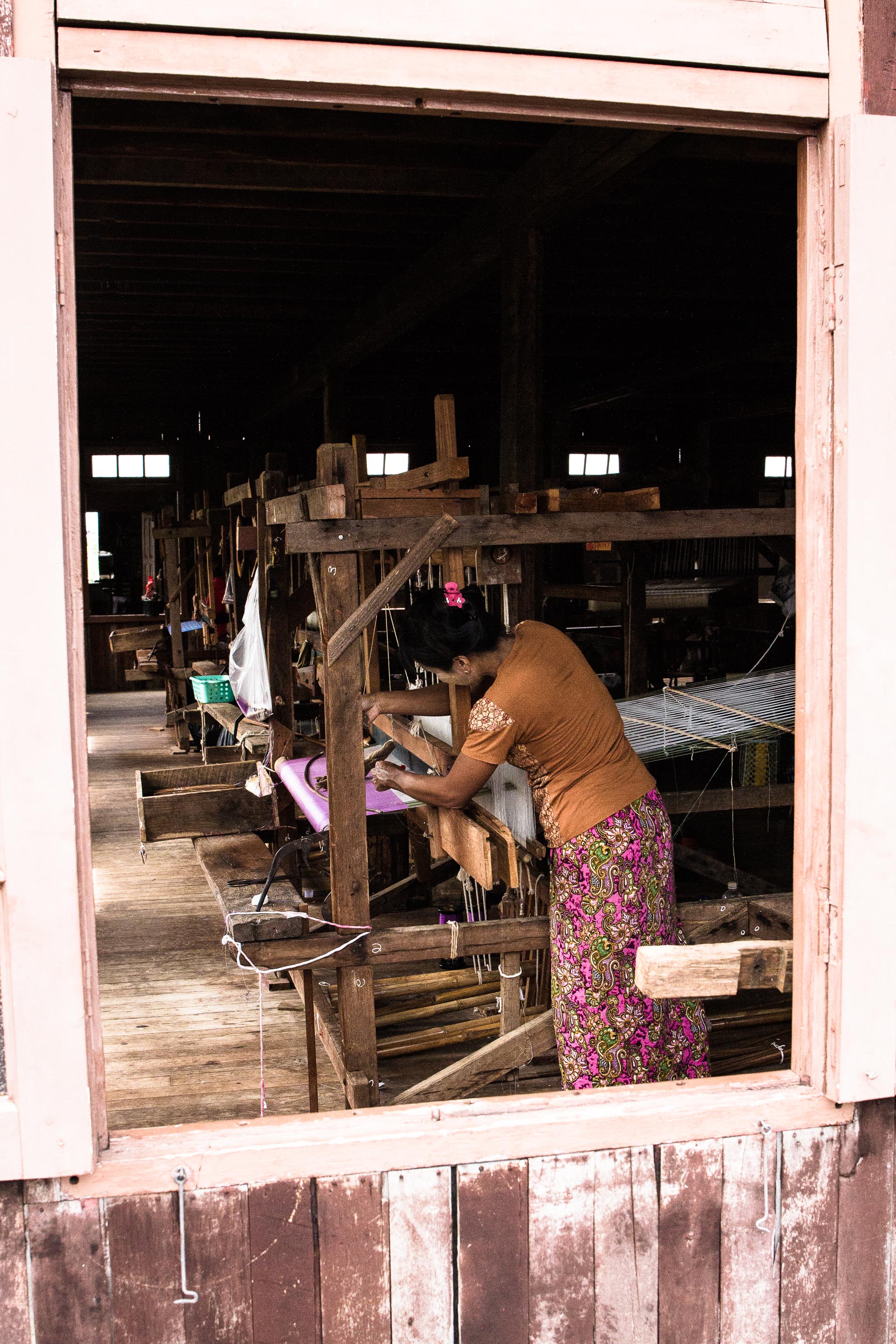 lotus-weavers-of-inle-lake-myanmar-burma-copyright-tristan-kennedyimg_4831