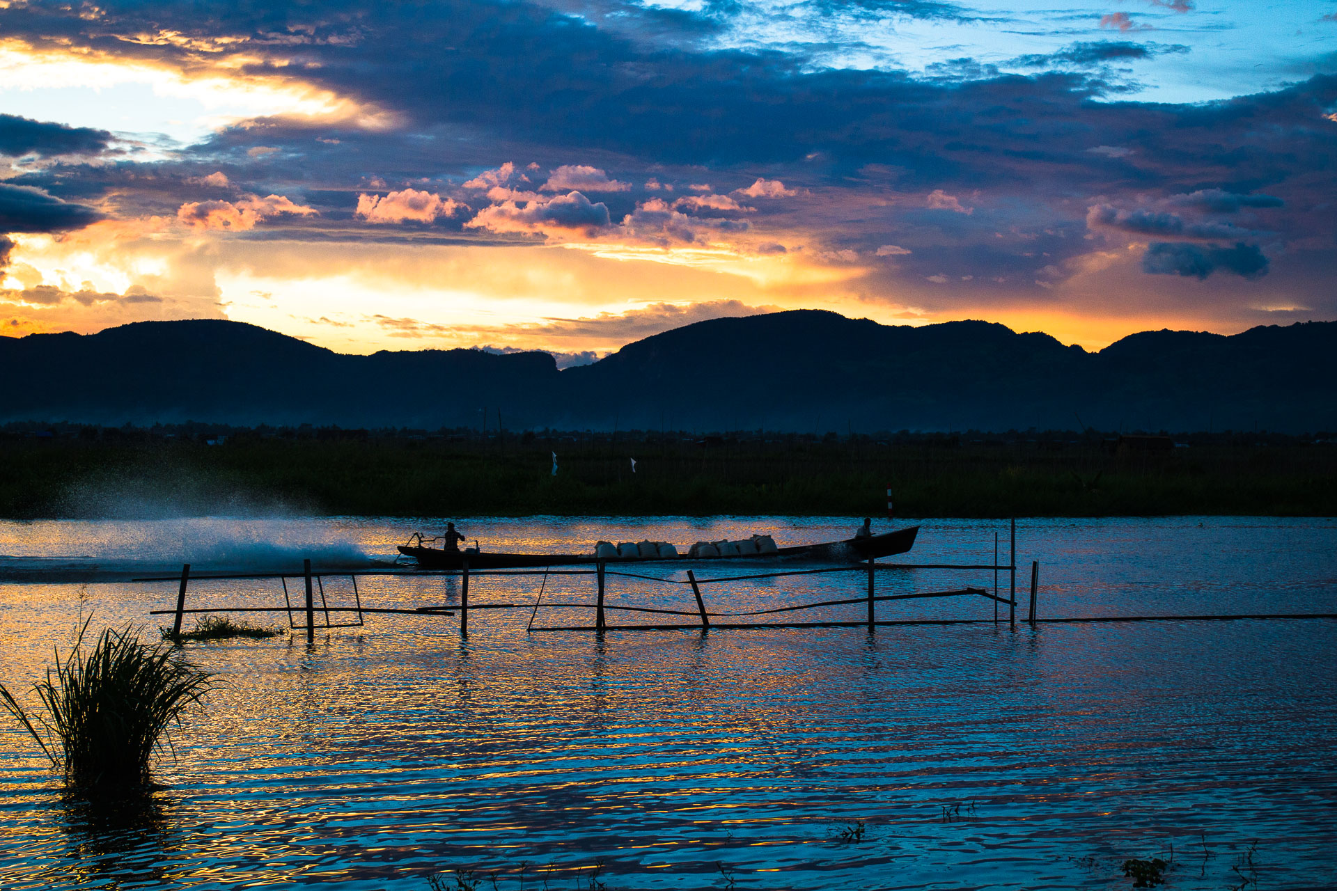 lotus-weavers-of-inle-lake-myanmar-burma-copyright-tristan-kennedyimg_4950