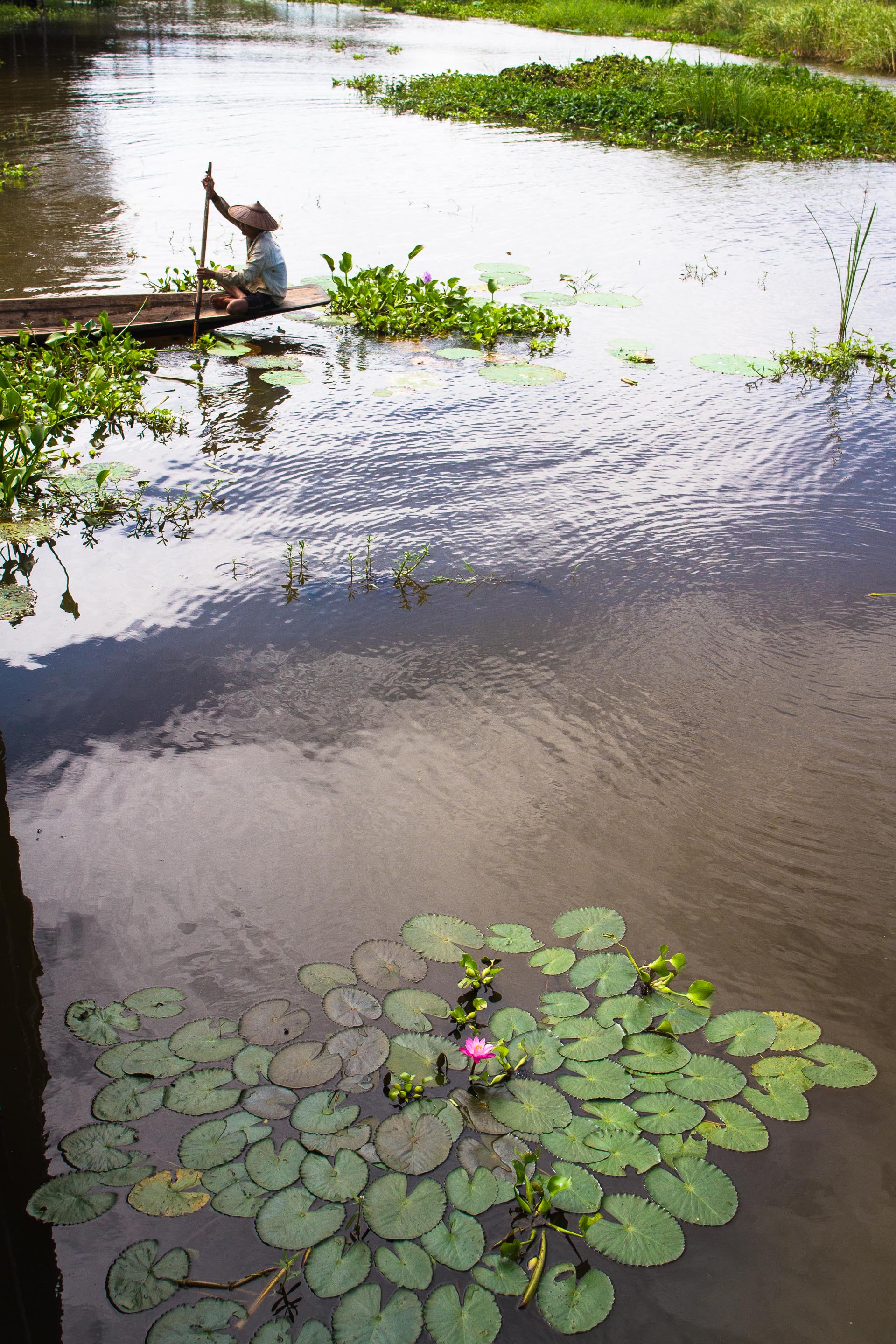 lotus-weavers-of-inle-lake-myanmar-burma-copyright-tristan-kennedyimg_4978