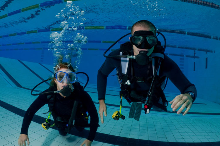 Scuba-Diving-London-Courses-UK-Beginner-Pool.jpg