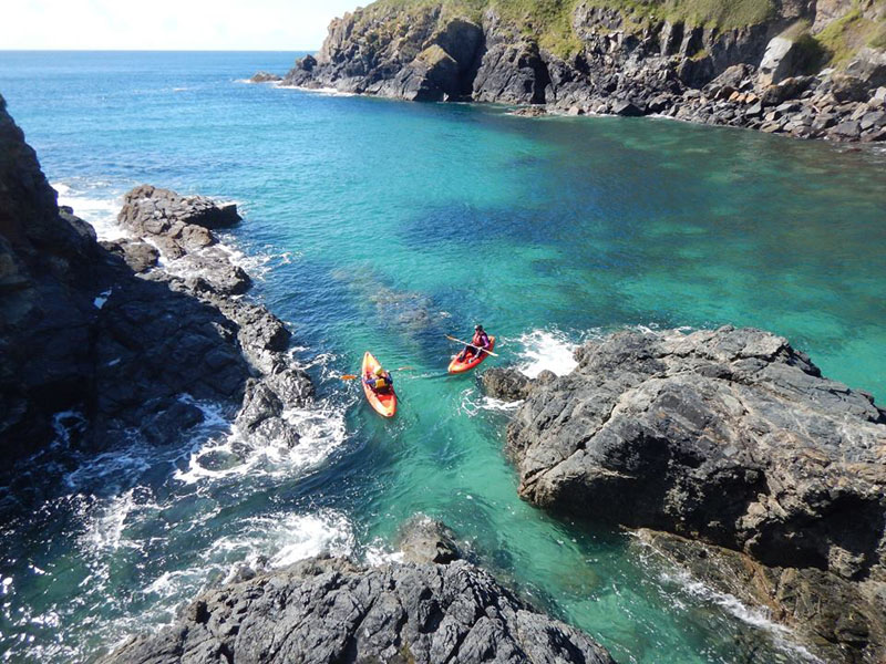 kayaking-cornwall-canoeing-uk-lizard-adventure