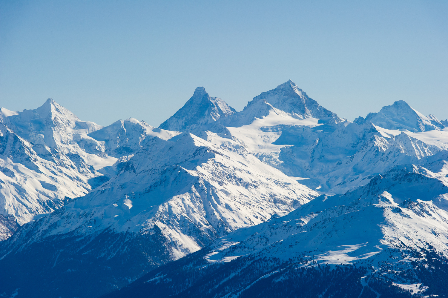 The stunning views from Crans Montana... Photo: Photo-Genic.Ch / Olivier Maire