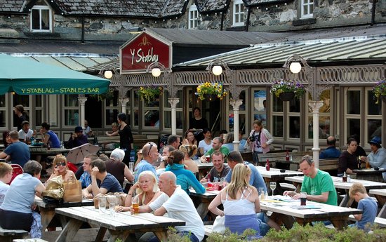 stables bar betws-y-coed wales snowdonia pubs