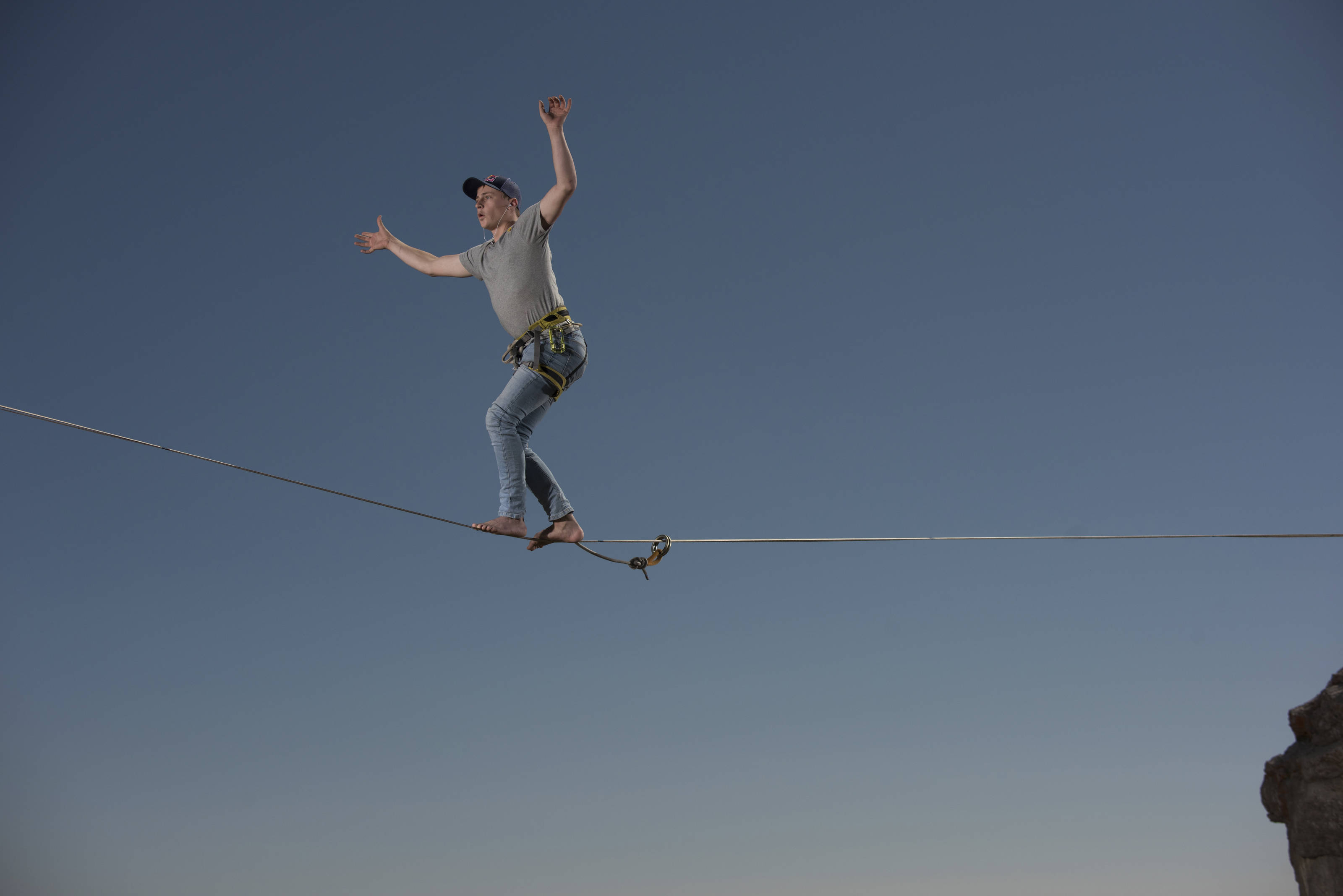 solar eclipse slacklining