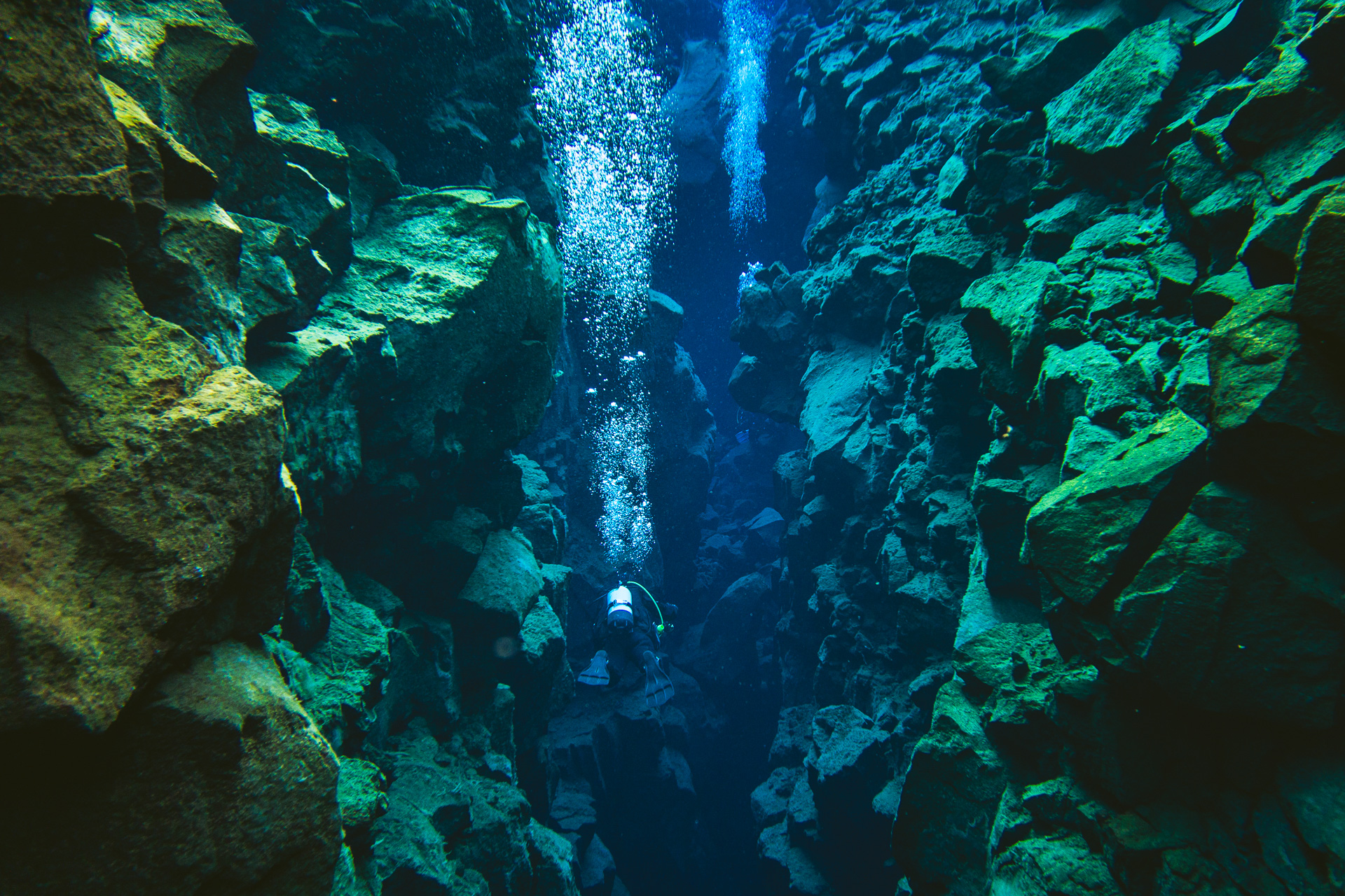 diving-in-silfra-icelandemagnusson-07255-2