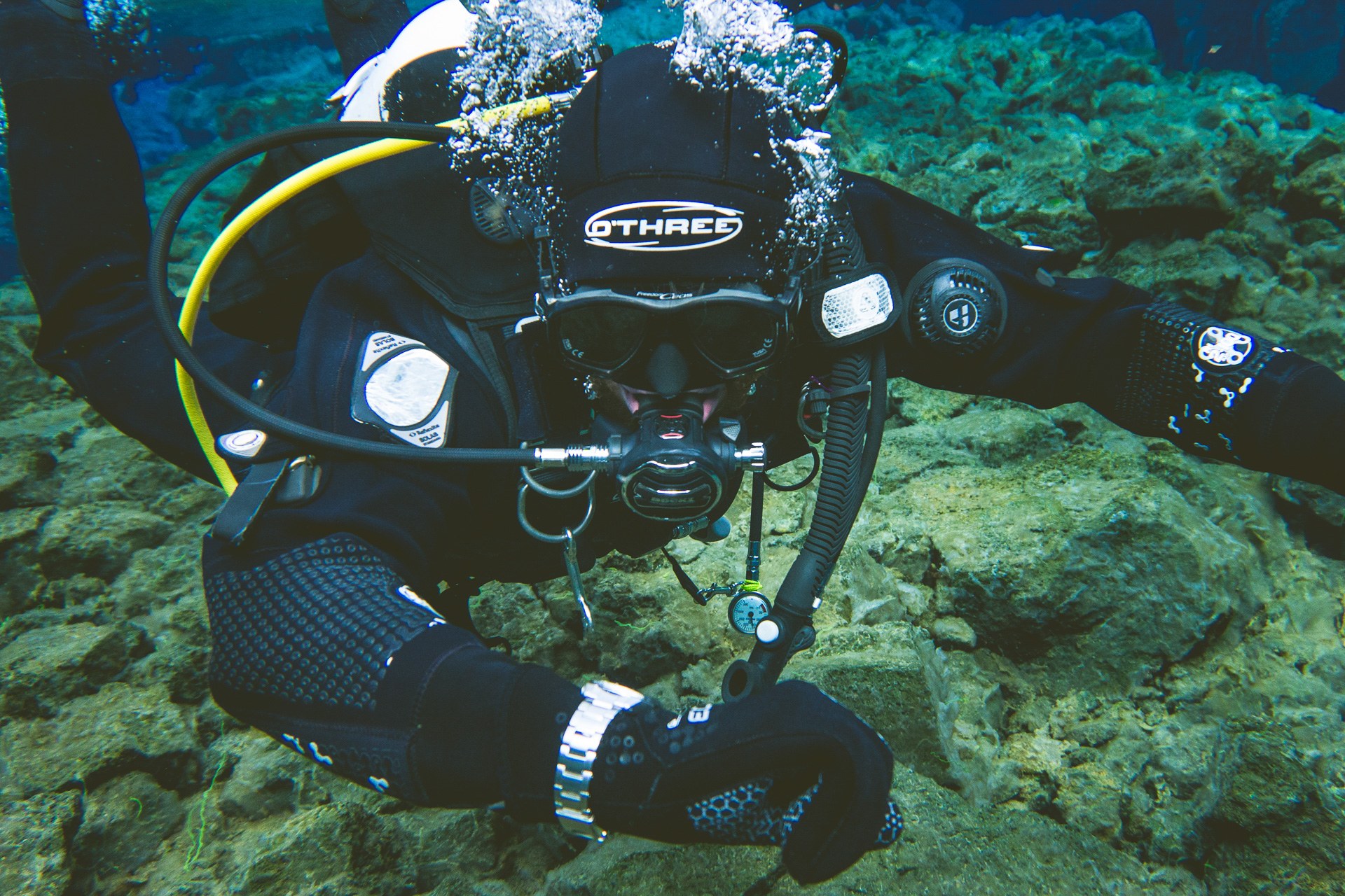 diving-in-silfra-icelandemagnusson-07387-2