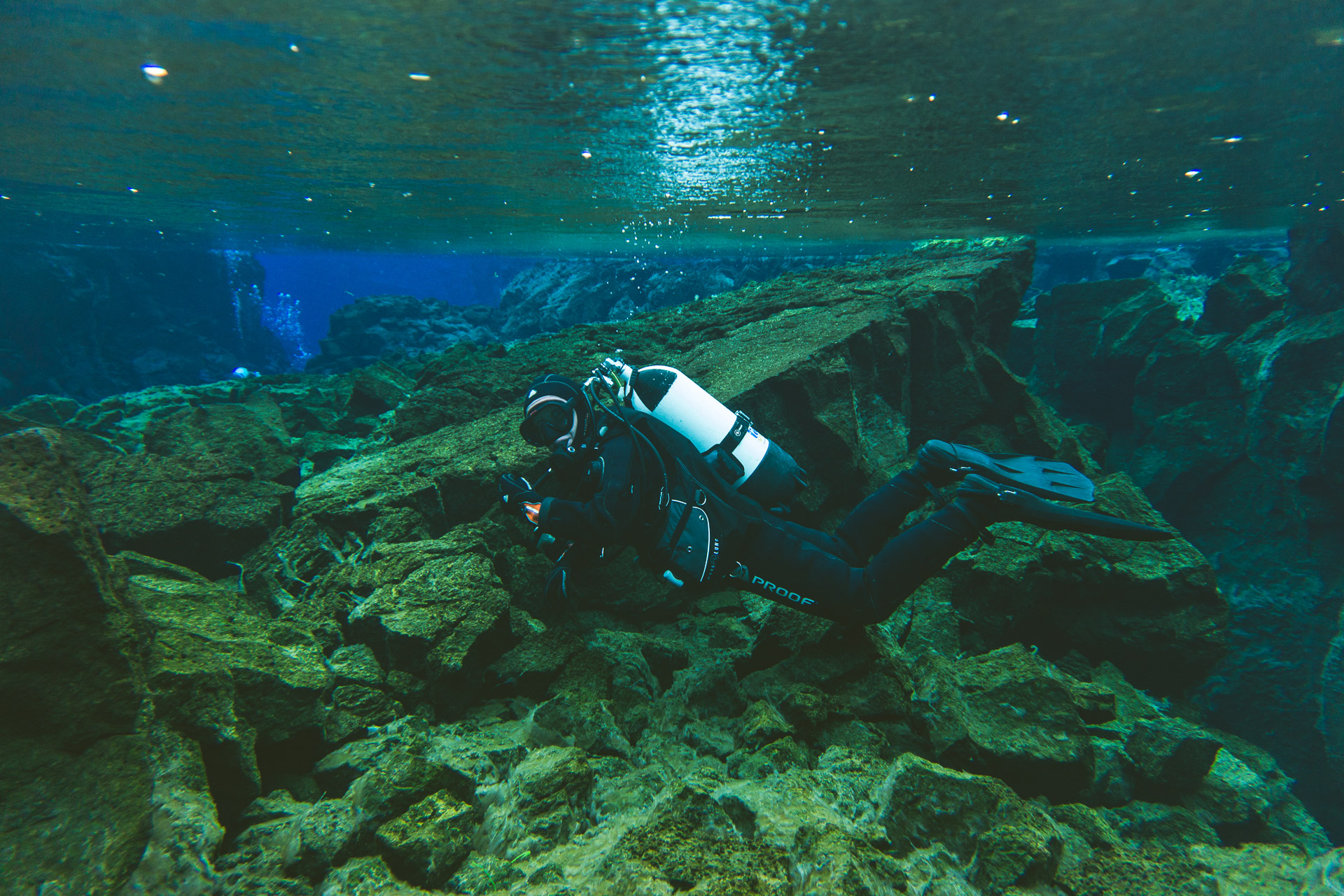 diving-in-silfra-icelandemagnusson-07785