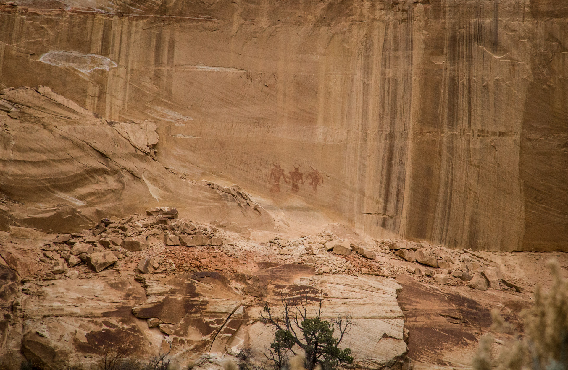 Lower Calf Creek Falls hike, Bryce Canyon, Utah - Photo: James Renhard