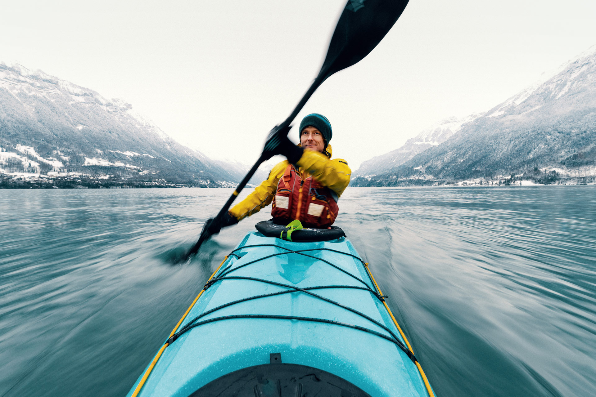 Winter-Kayaking-Bern