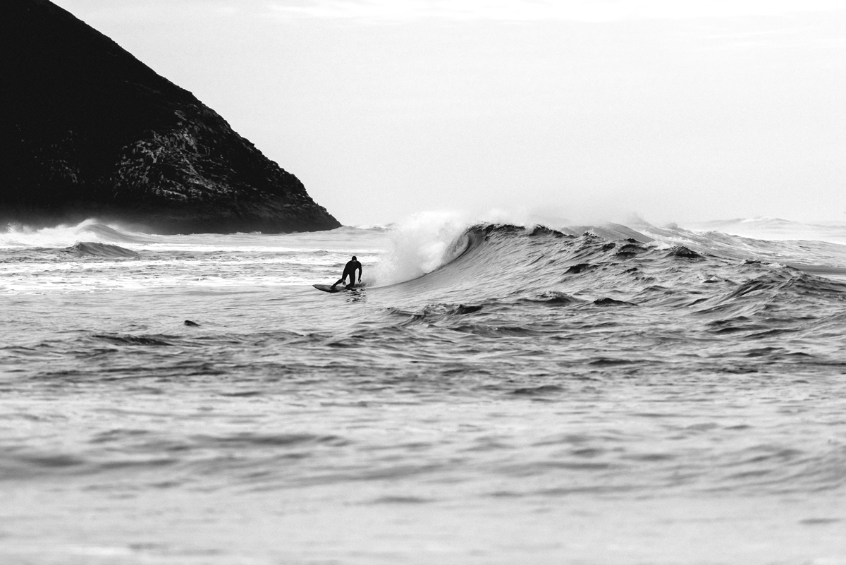 surfing-in-winter