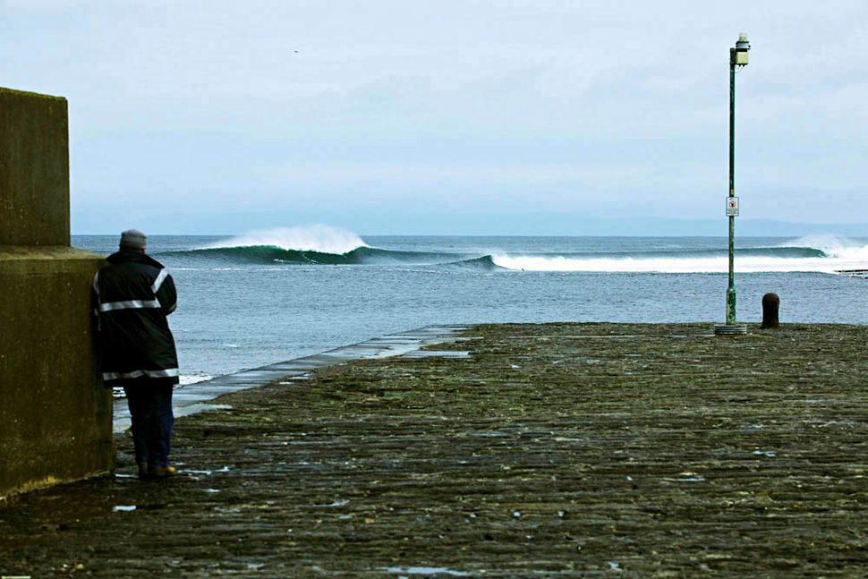 surfing-in-winter