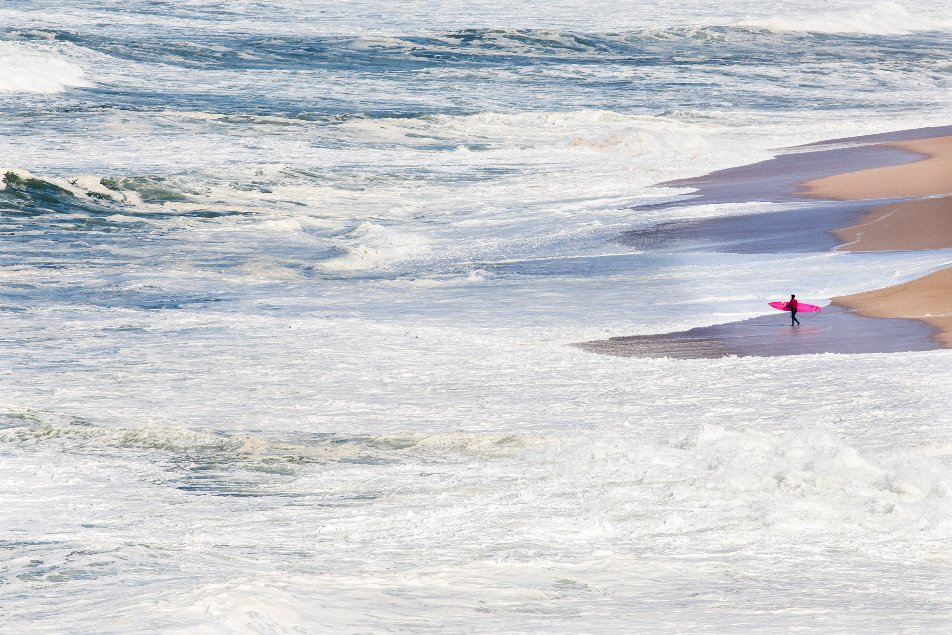 justine-dupont-big-wave-surfer