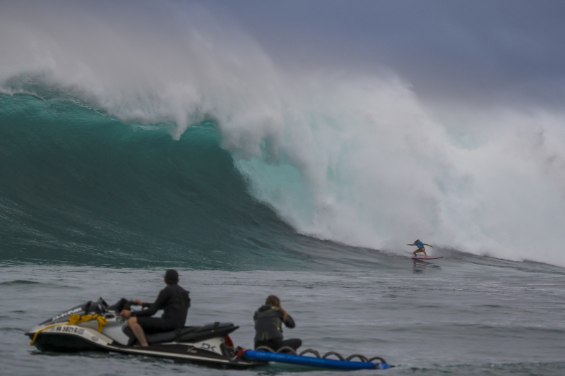 Justine-Dupont-Big-Wave-Surfing