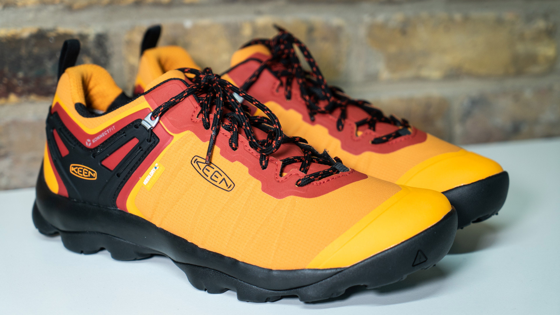 keen-venture-waterproof-hiking-shoe