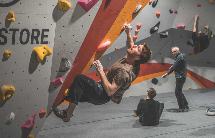 the-prop-store-climbing-wall-glasgow