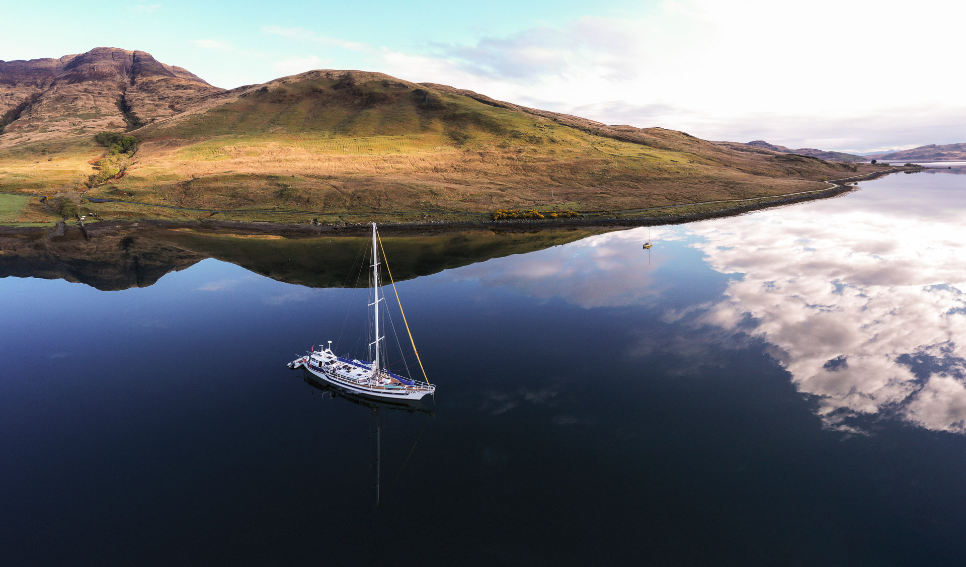 walking-in-scotland-highlands-sailing