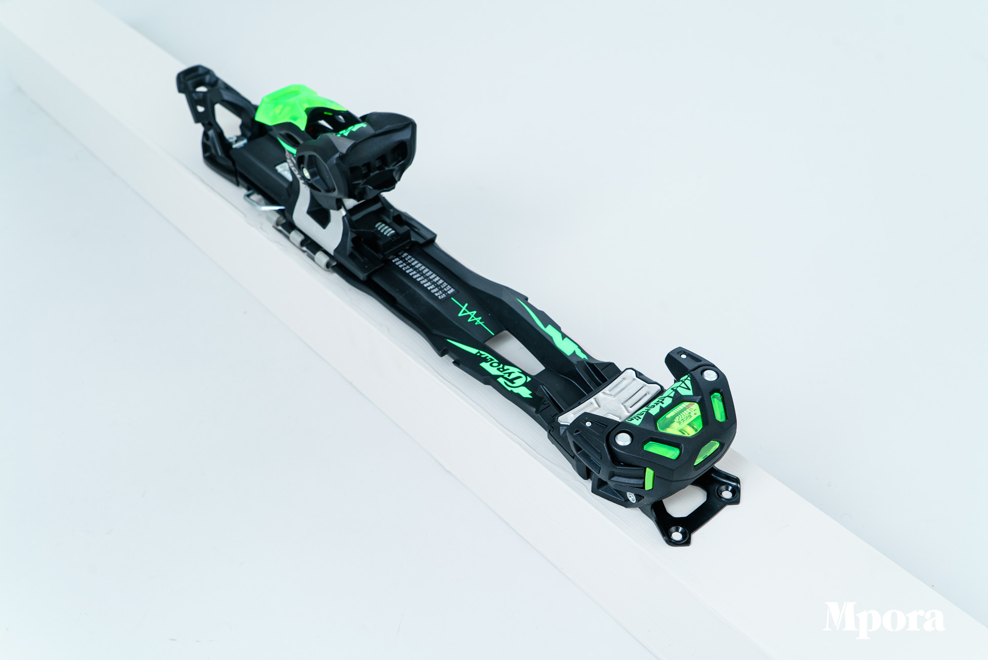 Tyrolia Adrenalin 16 2019 – 2020 Ski Binding | Rev