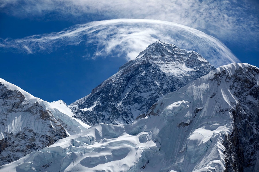 Highest-Mountain-In-The-World-everest-2